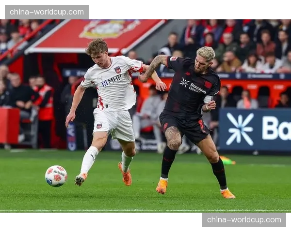 评论:低位防守盛行是务实选择还是战术倒退?德甲观赏性面临新挑战。 评论:低位防守盛行是务实选择还是战术倒退?德甲观赏性面临新挑战。