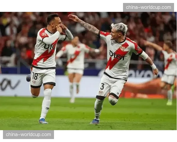 奥萨苏纳1-1巴列卡诺，双方各有一名球员被罚下